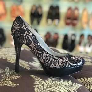 Guess black tan lace pumps